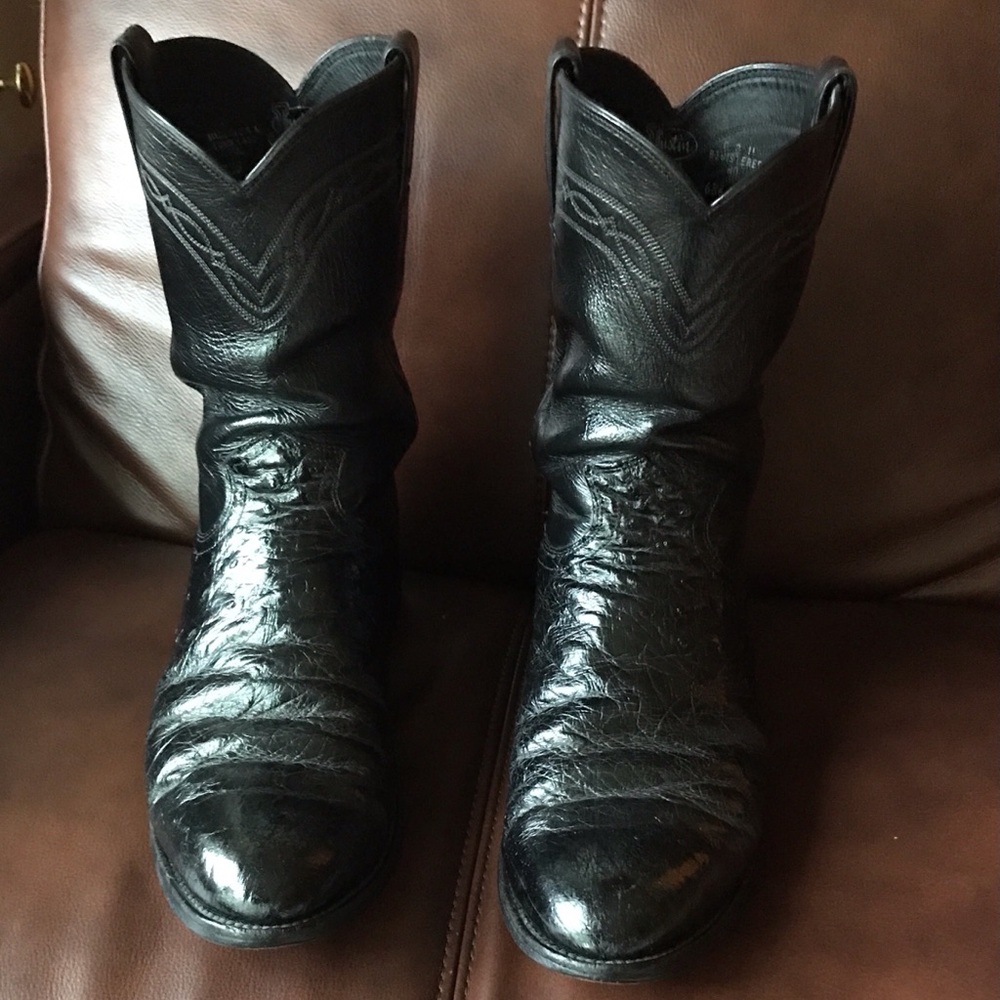 Justin 10” exotic smooth ostrich black roper boots size 9.5D. Leather lining.